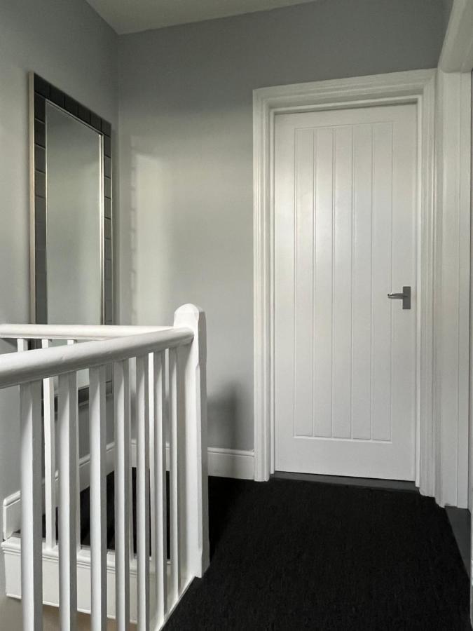Entire Spacious 4 Bedroom Apartment In Bournemouth Exterior foto