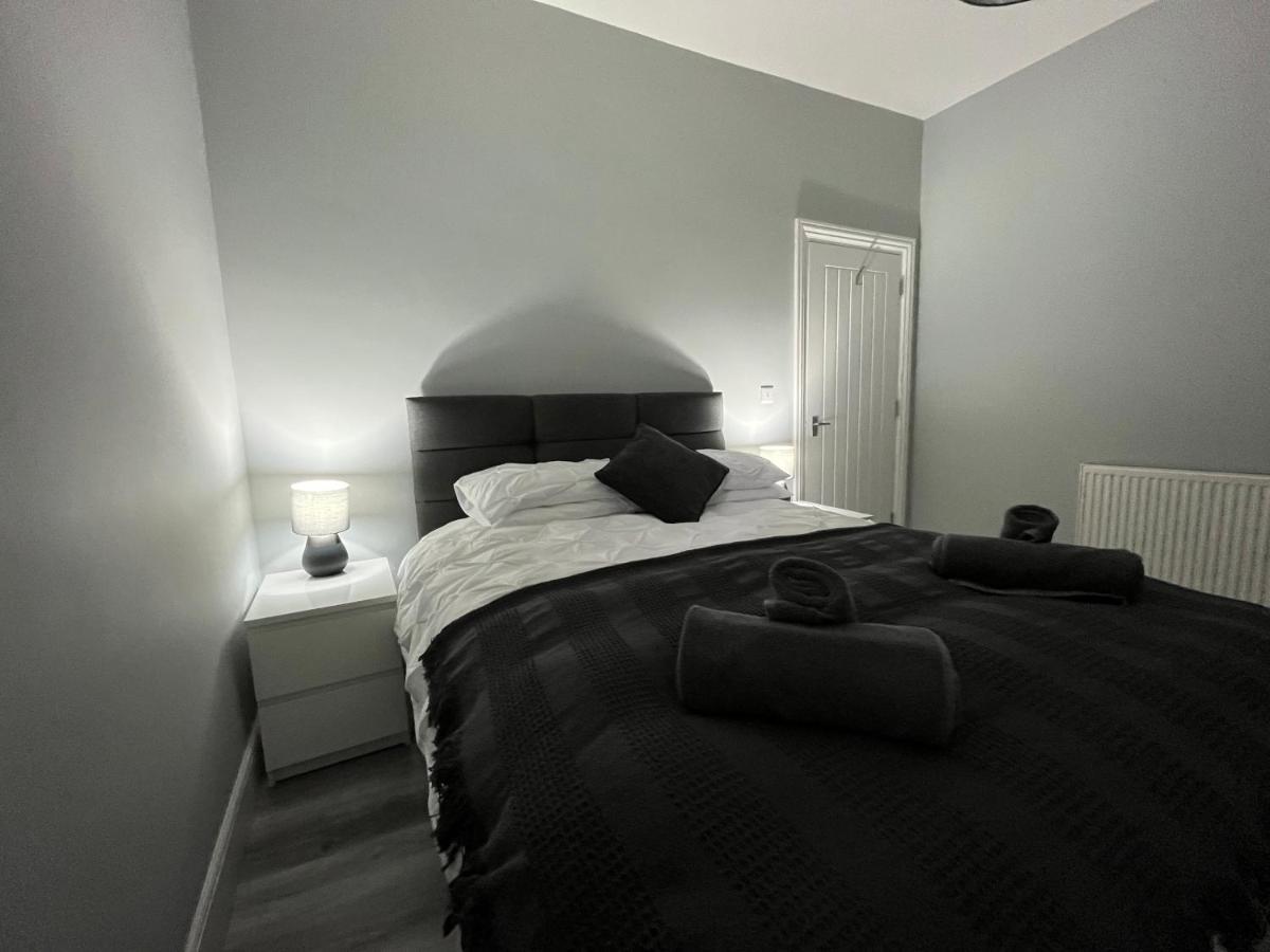 Entire Spacious 4 Bedroom Apartment In Bournemouth Exterior foto